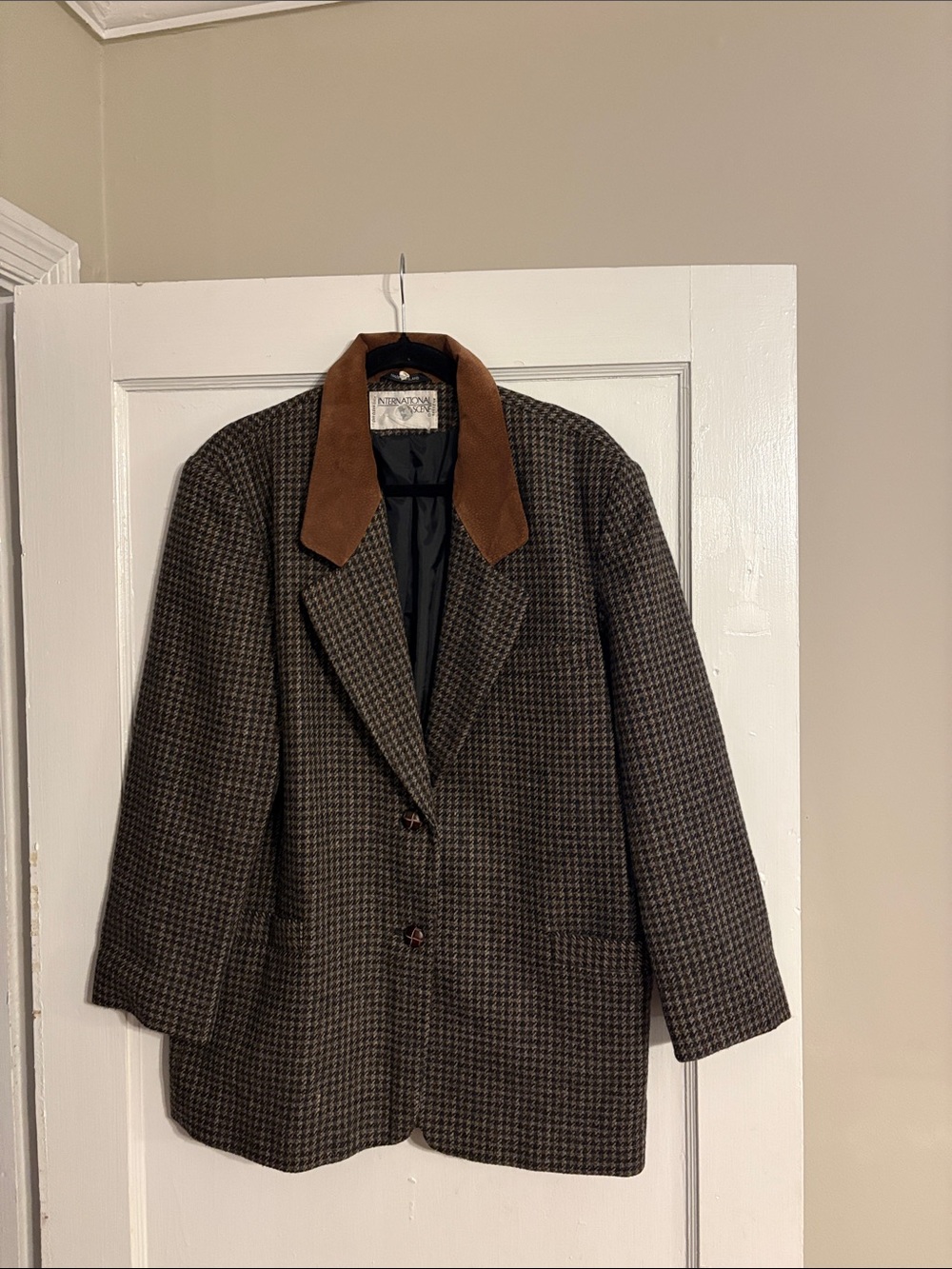 Vintage International Scene Houndstooth Blazer with Brown Corduroy Collar